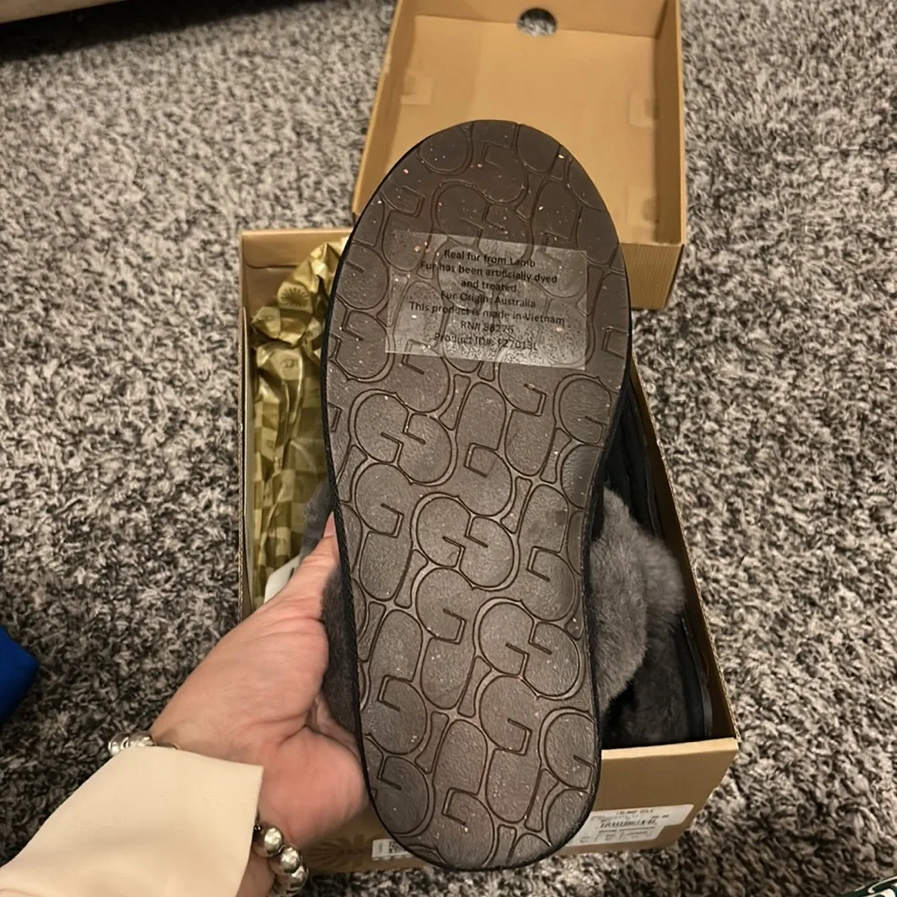 🌸 UGG | Scufette Suede and Sherpa Slippers size 7 with box - Picture 4 of 4